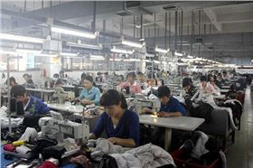 從加工賺辛苦錢到模式賺生態(tài)錢 羽絨服廠的出路探索